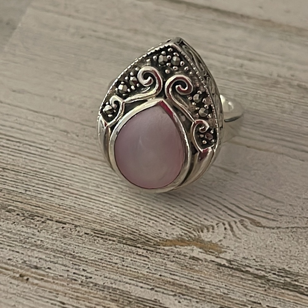 Beautiful Silver Marcasite Statement Ring. - image 4